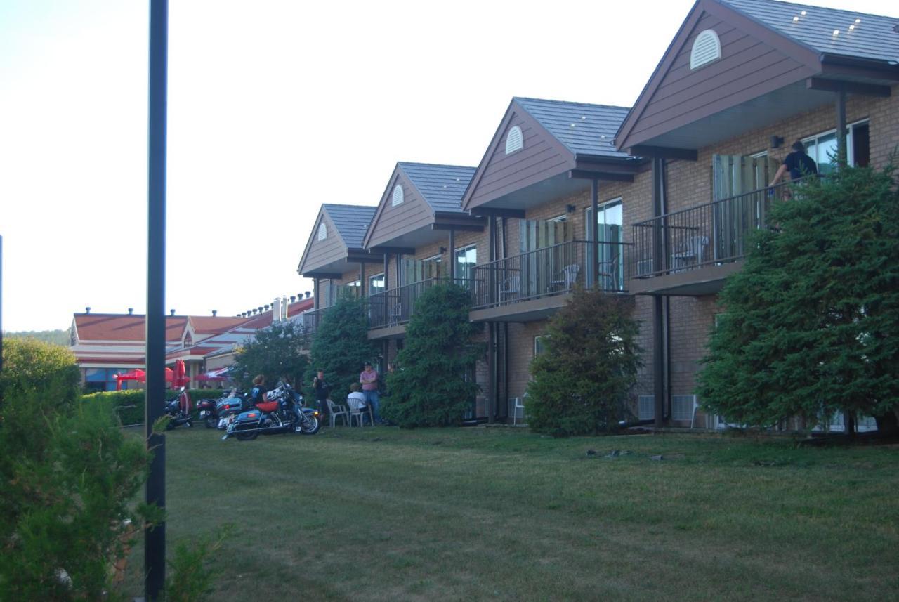 Waterfront Inn New Liskeard Esterno foto
